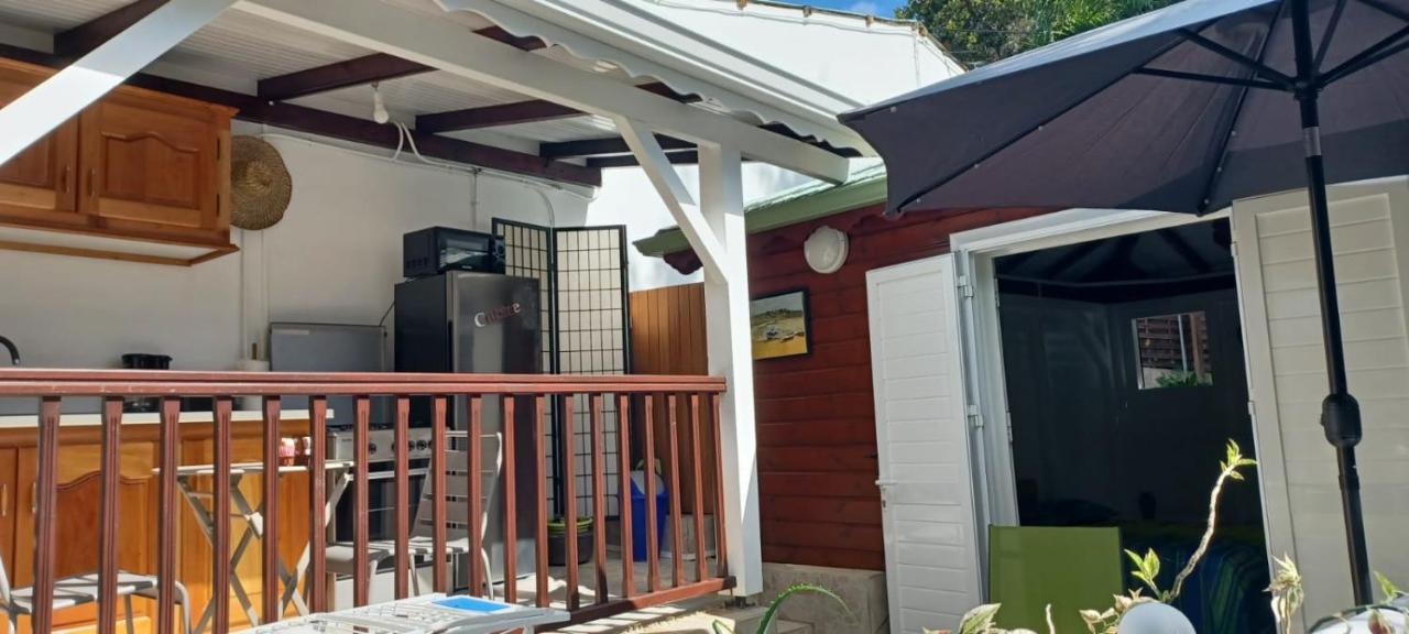 Gite Mamour - Charmant Petit Bungalow A Decouvrir Baillif Buitenkant foto